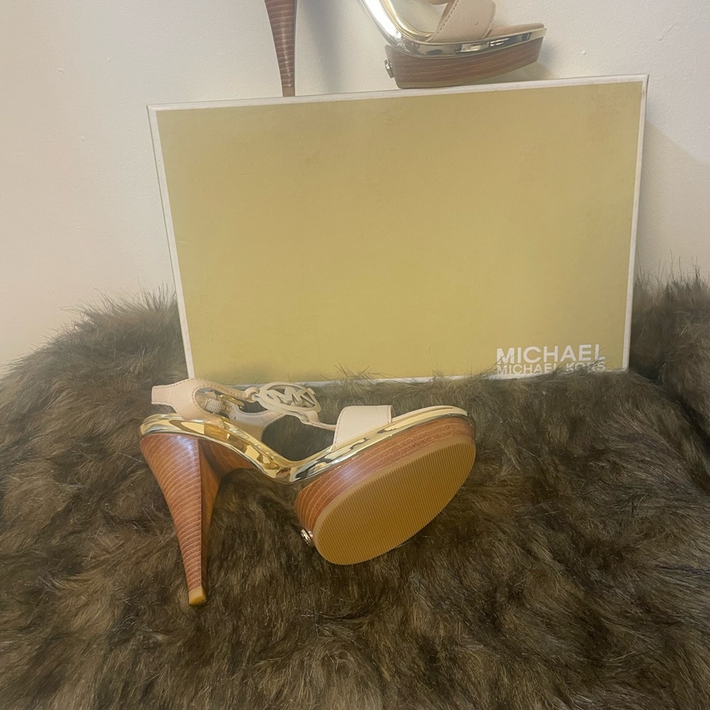 Michael Kors Women's Cream Sandals - Picture 6 of 6